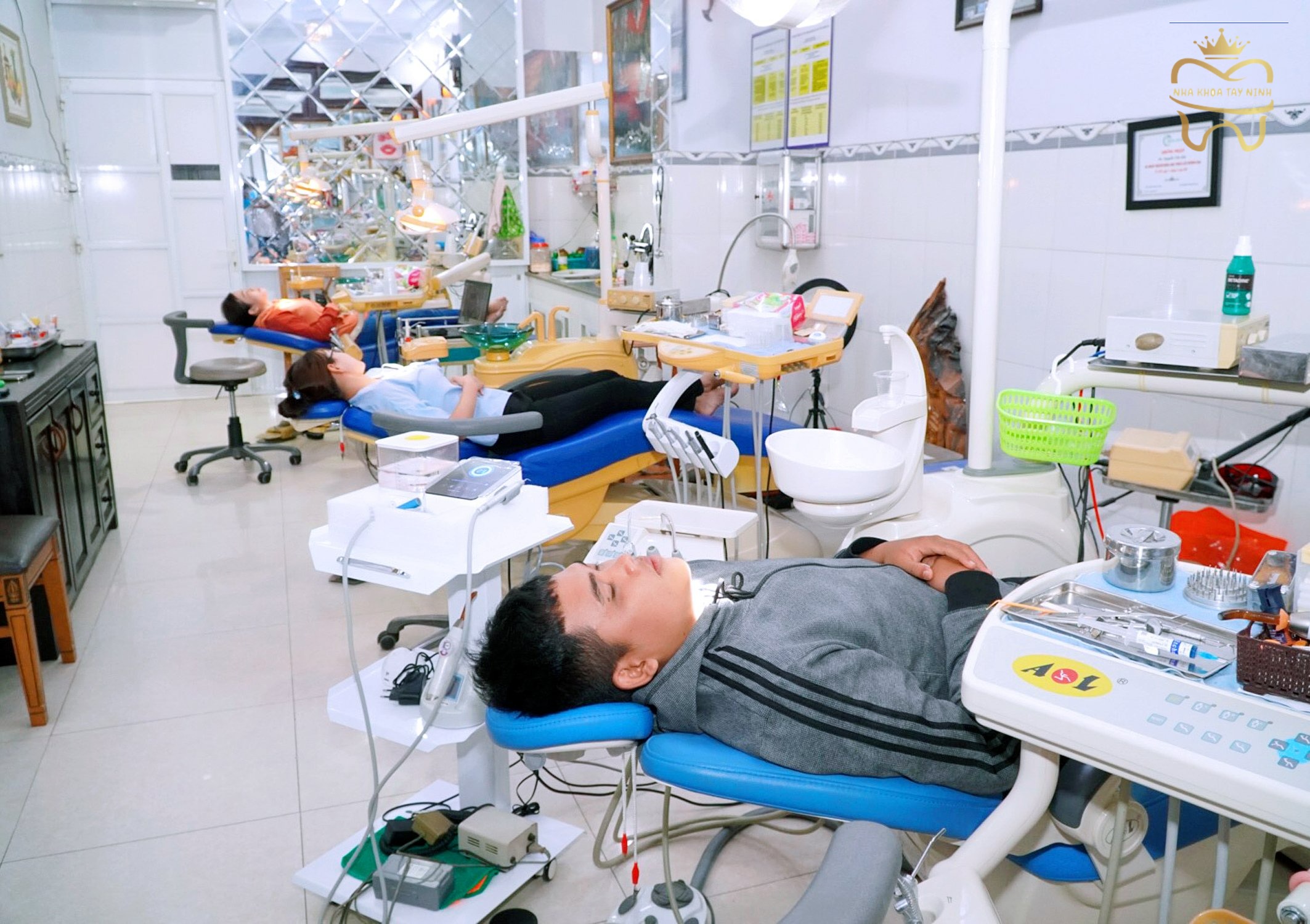 Trị viêm nướu chân răng